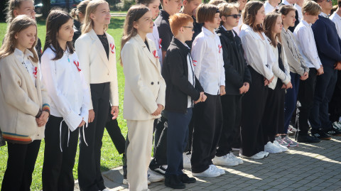 Uroczystość 80. Rocznicy Powstania Warszawskiego i 1. Rocznicy Odsłonięcia Muralu „Dumni Z Powstańców” W Publicznej Szkole Podstawowej Nr 3 W Brzesku